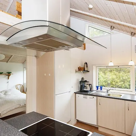 Three-bedroom Holiday In Allingabro 3 *