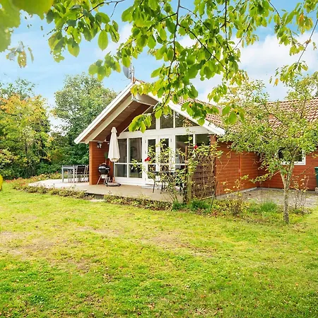 8 Person In Allingabro-by Traum Vakantiehuis Nørager